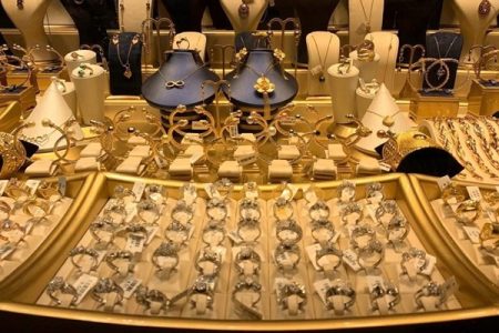 قیمت طلا و سکه در مدار ریزش؛ حباب سکه چقدر شد؟ +جدول