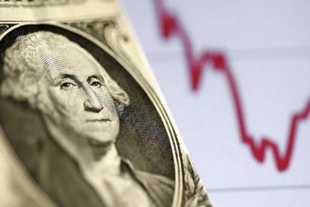 ریزش ۱۰۰ تومانی قیمت دلار در بازار ارز تجاری+یورو شد؟