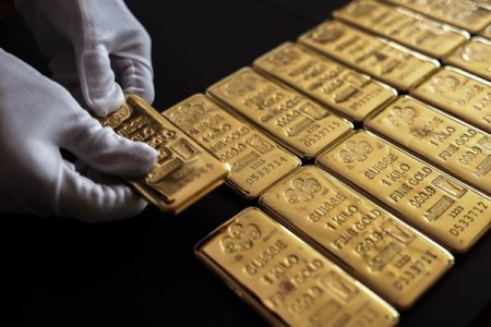 قیمت طلا در چهارراه تورم و تنش تجاری لغزید