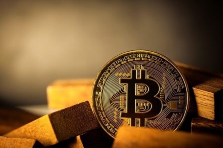 وضعیت بازار رمزارزها؛ نزدیکی قیمت بیت‌کوین به مرز 105 هزار دلاری