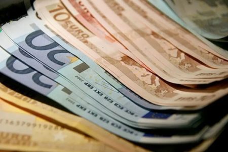 قیمت دلار و یورو امروز در بازار ارز تجاری چند؟