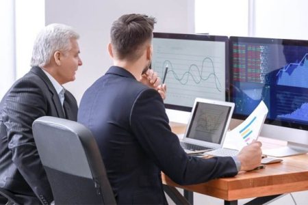 جزئیات، نقد و بررسی بروکرهای a book و خدمات به ایرانیان