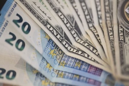 افزایش قیمت دلار در بازار ارز تجاری؛ یورو ارزان شد+جدول
