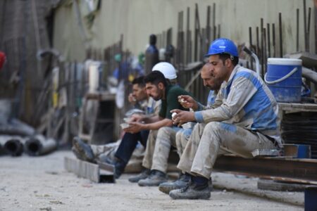 وزیر کار: کارگران منتظر افزایش دستمزد در ۱۴۰۴ نباشند