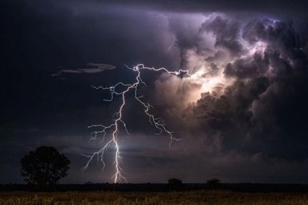 هواشناسی ۱۱ شهریور؛ هوای طوفانی در راه شمال و جنوب شرق کشور