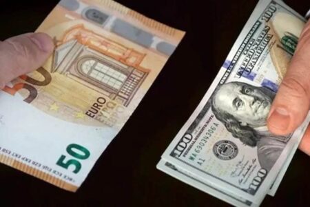 امروز در بازار ارز تجاری؛ قیمت دلار گران و یورو ارزان شد