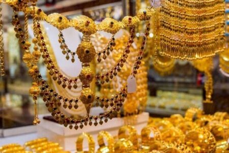 با وضعیت حال حاضر بازار، سرمایه‌گذاران طلا بخرند یا نخرند؟