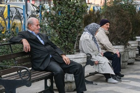 بازنشستگان در بحران: کسر بیمه تکمیلی و عدم دریافت خدمات درمانی