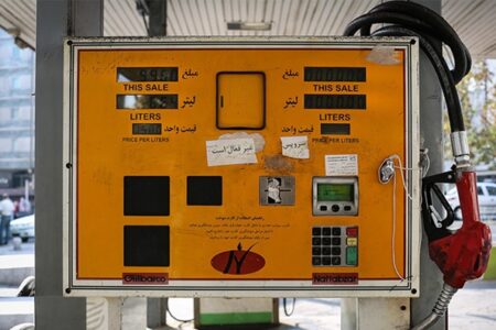 سخنگوی کمیسیون انرژی: بنزین هزار و پانصد تومانی باقی می‌ماند