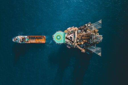 نفت در عصر پارادوکس؛ بازار نفت در تله فراوانی گرفتار شد