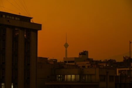 تهران در احاطه دود؛ هوای «ناسالم برای همه» رکورد زد