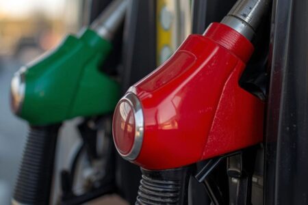 حذف بنزین ۱۵۰۰ تومانی ظرف ۶ ماه؛ جزئیات افزایش پلکانی قیمت‌ها
