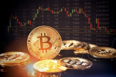 بانک‌های سنتی روی لبه سقوط، رمزارزها قدرت‌نمایی کردند