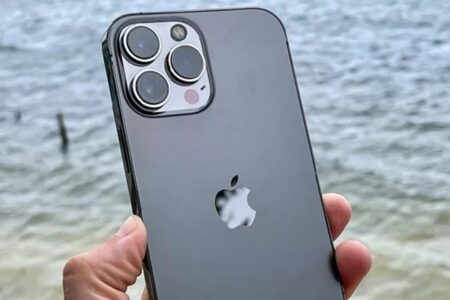 افزایش یک‌شبه قیمت آیفون؛ کاهش عرضه مسافری بهانه گرانی