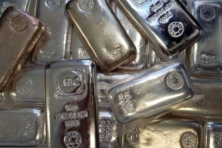 نقره رکورد زد؛ قیمت هر اونس در بازار جهانی ۵۷ دلار شد