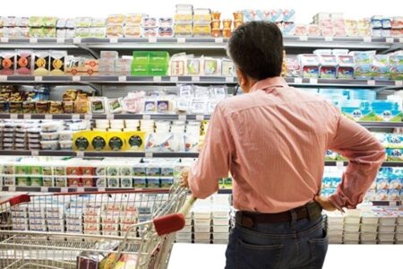 تورم رکورد زد؛ کارگران دیگر توان خرید میوه و لبنیات ندارند