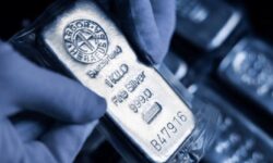 سقوط قیمت نقره در بازار جهانی؛ نرخ هر اونس چقدر شد؟