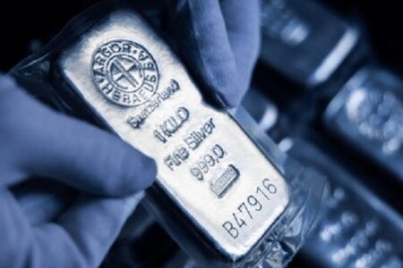 سقوط قیمت نقره در بازار جهانی؛ نرخ هر اونس چقدر شد؟