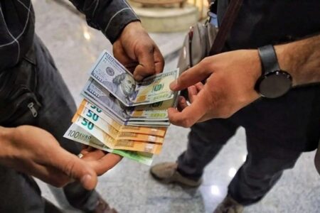 جهش قیمت دلار به کانال جدید؛ یورو ۵۰۰ تومان گران شد
