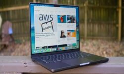 زمان عرضه مک‌بوک پرو با نمایشگر لمسی و رابط پویا