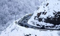 برف و ترافیک روان در چالوس و هراز+محورهای مسدود