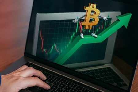 بازار رمزارز‌ها سبز شد؛ صعود بیت‌کوین به اوج