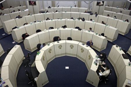 رئیس سازمان بورس؛ بازگشایی بازار سهام مشروط شد