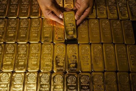 سقوط طلا جهانی؛ قیمت هر اونس چند دلار شد؟