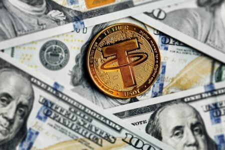 سقوط شدید قیمت تتر؛ برگشت دلار به زیر۱۵۰ هزار تومان