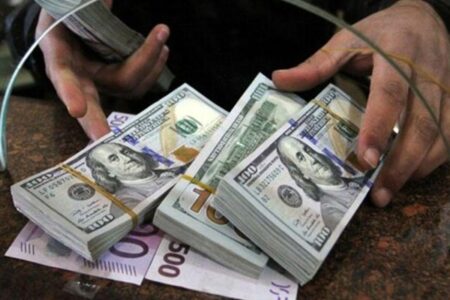 عبور قیمت دلار از ۱۴۰ هزار تومان؛ یورو چند شد؟