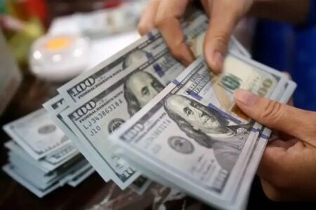 قیمت ارزها در بازار؛ ثبات دلار در کانال ۱۷۴ هزار تومان