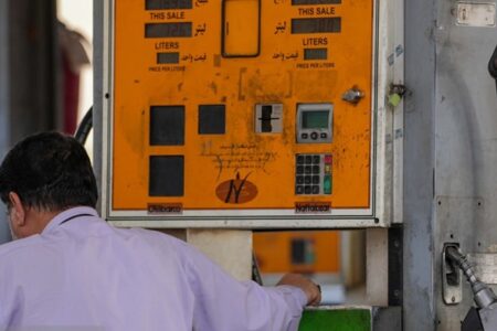 خداحافظی رانندگان با کارت سوخت؛ بنزین با کارت بانکی آمد