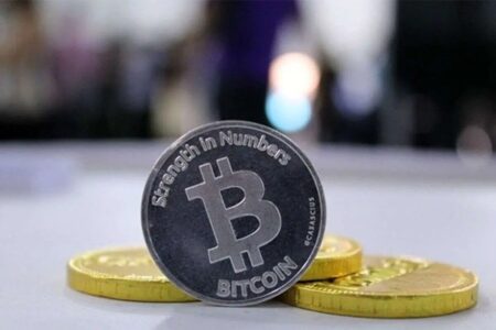 شوک به بازار کریپتو؛ سقوط بیت‌کوین به مرز ۸۰ هزار دلار