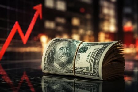 بازار ارز غافلگیر شد؛ جهش قیمت دلار تا ۱۹۳ هزار تومان