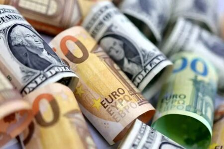 سقوط صبحگاهی قیمت دلار؛ یورو چند شد؟