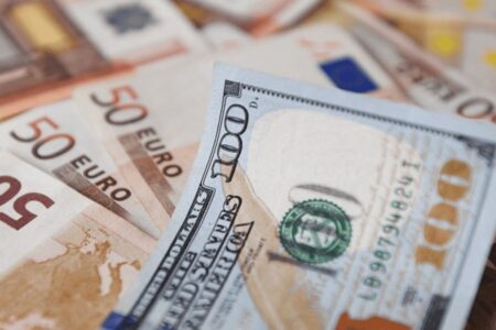 آخرین نرخ حواله ارز؛ قیمت دلار و یورو دوباره اوج گرفتند