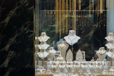سقوط قیمت طلا در بازار؛ سکه ۲۱۴ میلیون شد+جدول