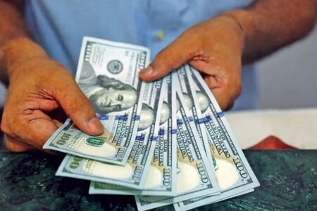 ریزش ۱۳۱۰ تومانی قیمت دلار در بازار تهران؛ یورو چند شد؟
