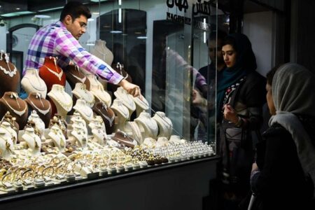 بازار صبحگاهی طلا داغ ماند؛ قیمت سکه ۲۴۵ میلیون شد