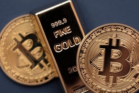 طلا بخریم یا بیت‌کوین؟ تغییر که معادلات بازار را به هم زده است