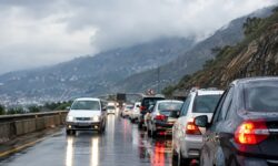 ترافیک سنگین در ۴ مسیر تهران؛ باران به جاده‌های شمالی رسید