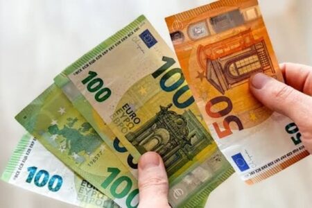 قیمت دلار در مسیر افزایش صبحگاهی؛ یورو ارزان شد