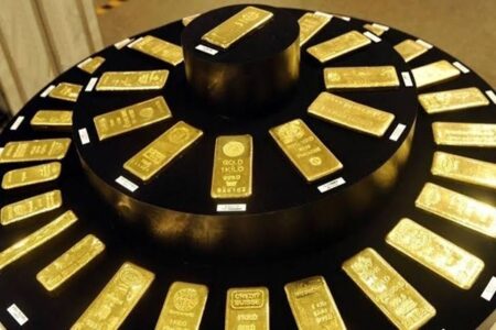 قمار معامله‌گران روی نرخ بهره؛ چرا طلا خریدار ندارد؟